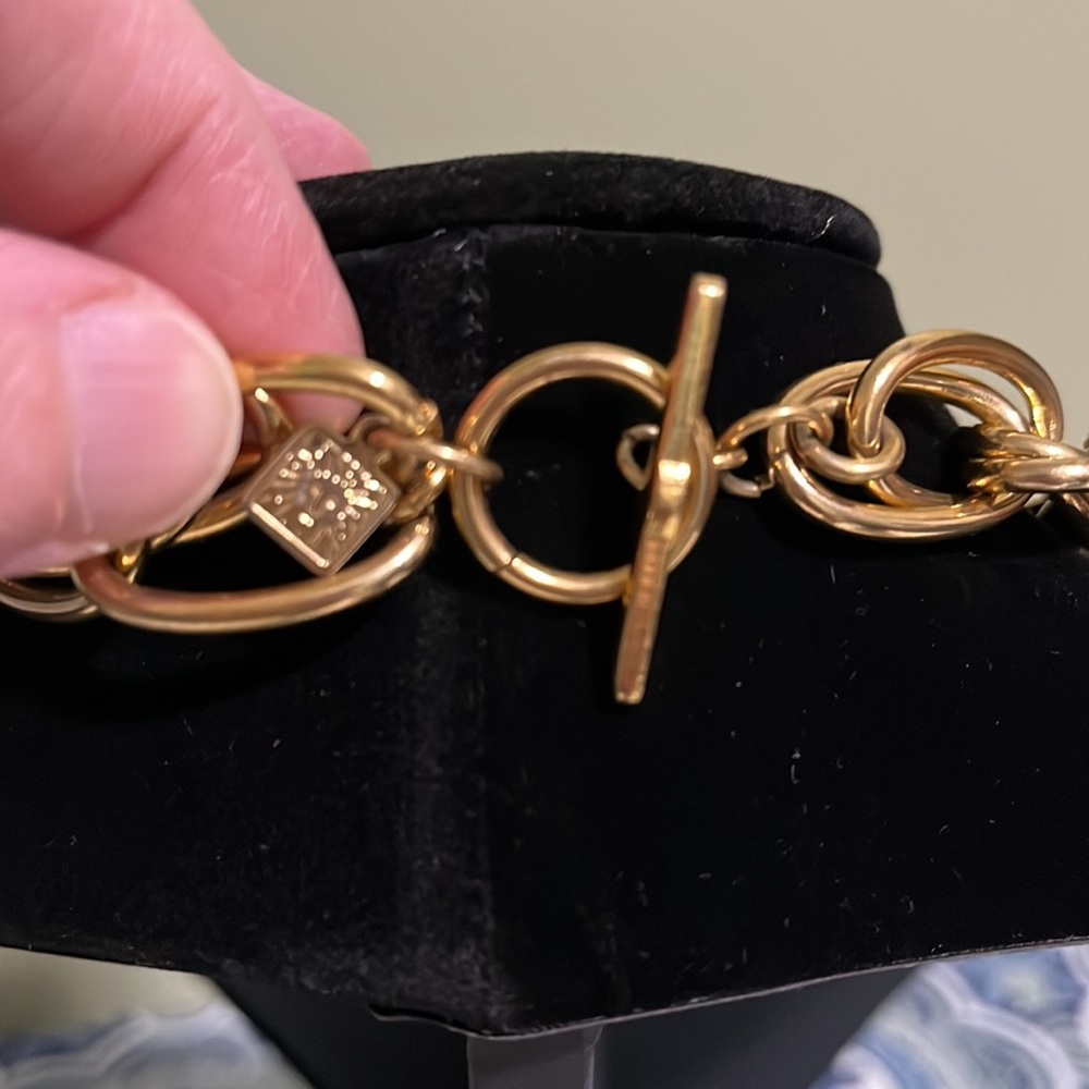 Anne Klein, Gold Tone, Bulky Chain, toggle link, vintage and classic 16" - Picture 5 of 6